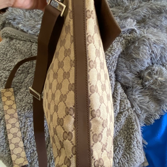 Gucci briefcase. Gucci’s iconic GG canvas with leather trim. Made in Italy. - Picture 5 of 6